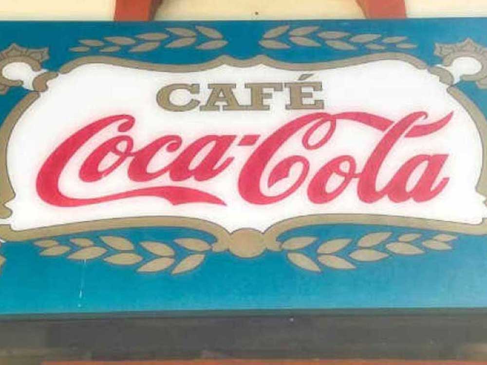 THINGS TO DO IN PANAMA: Cafe Coca Cola in Panama City | VISTACANAS.COM